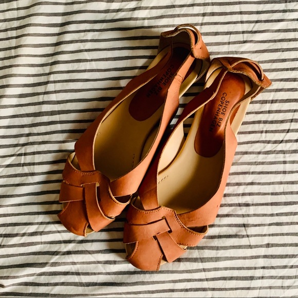 Shoebiz Copenhagen leather sandals flat | size 10 - Picture 1 of 6